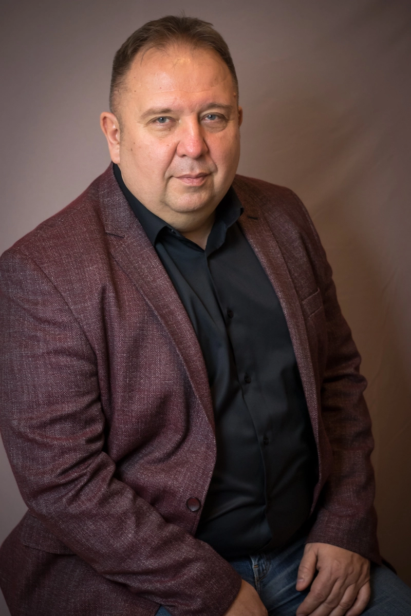 Na fotografiji je Saša Grbić, vlasnik sajta i coach